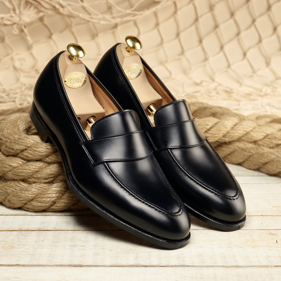 Gentleman's classic men's loafers leather shoes