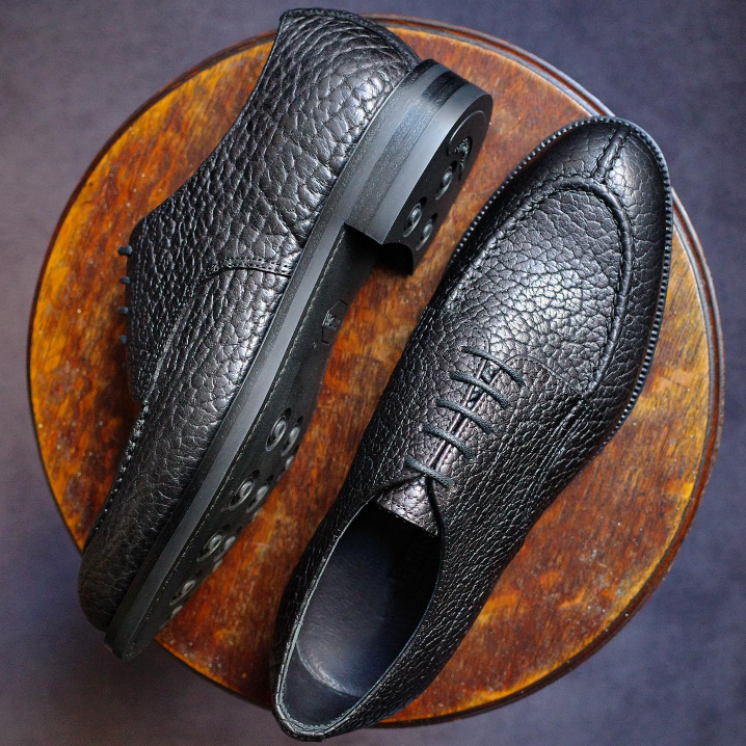 Classic Style Black Bison Men Derby Shoes