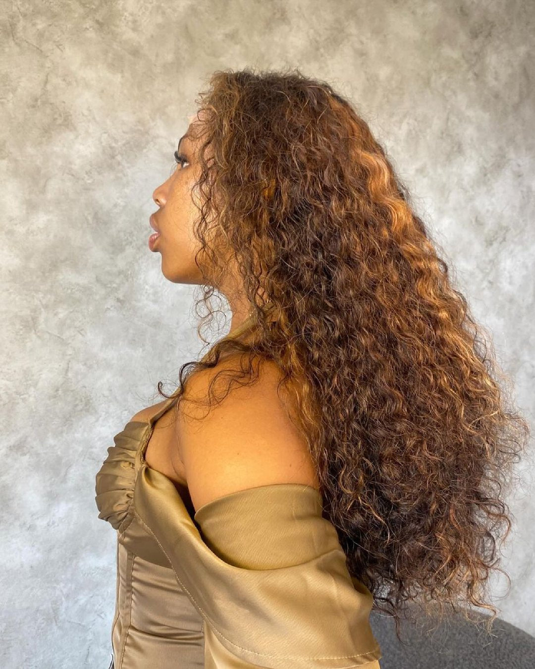 Black Roots Golden Highlight Curly 13x4 Lace Front Wig