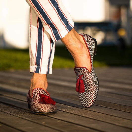 New Fashion Red Embroidered Tassel Slip-On Shoes