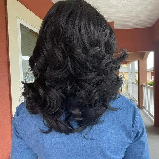 Bomb Side Part Wavy Wig With Side-Swept Bangs