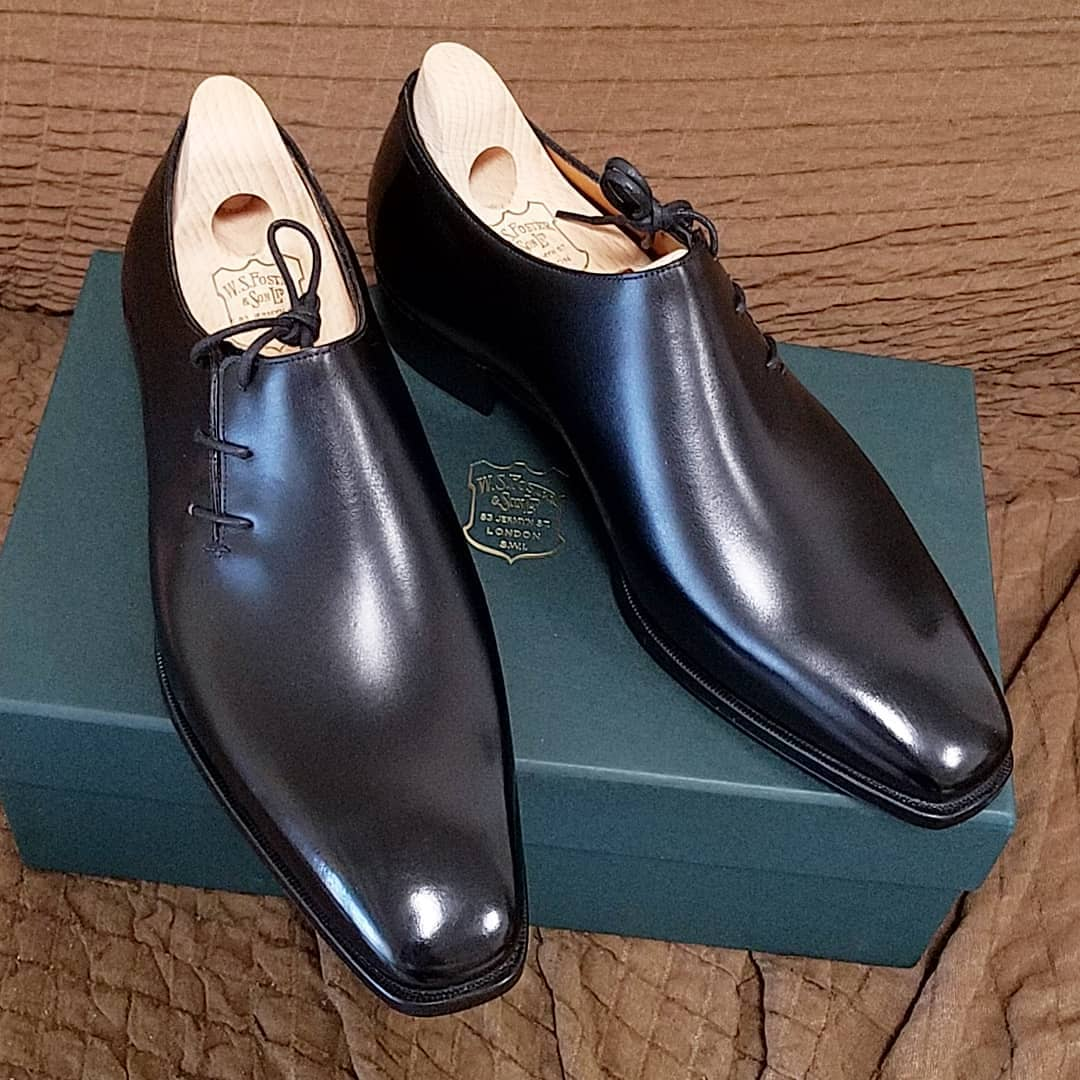 Black leather Italian handmade men_s shoes