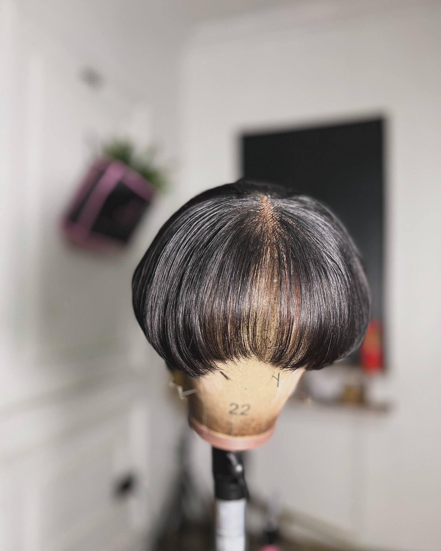 Peluca de pelo corto con corte Pixie y flequillo con cierre de encaje de 5 x 5 