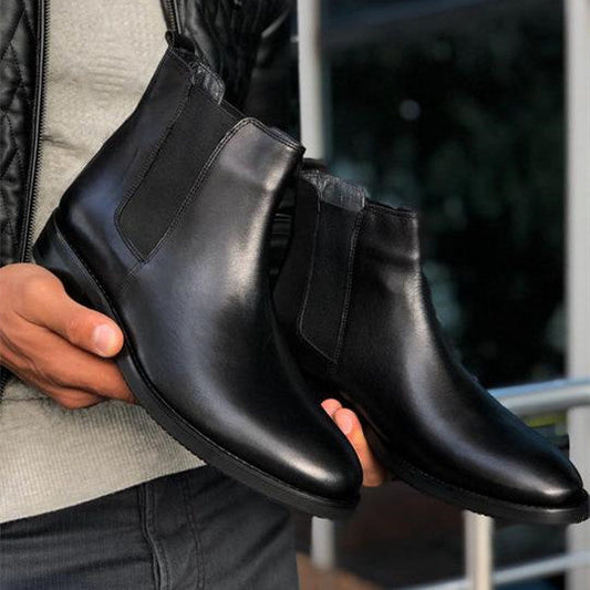 MATTE BLACK CLASSIC CHELSEA BOOTS