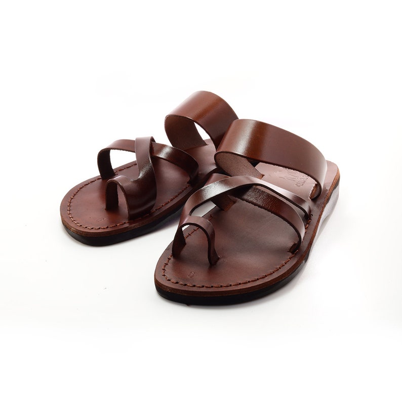 Toe Ring Brown Rome Style Sandals