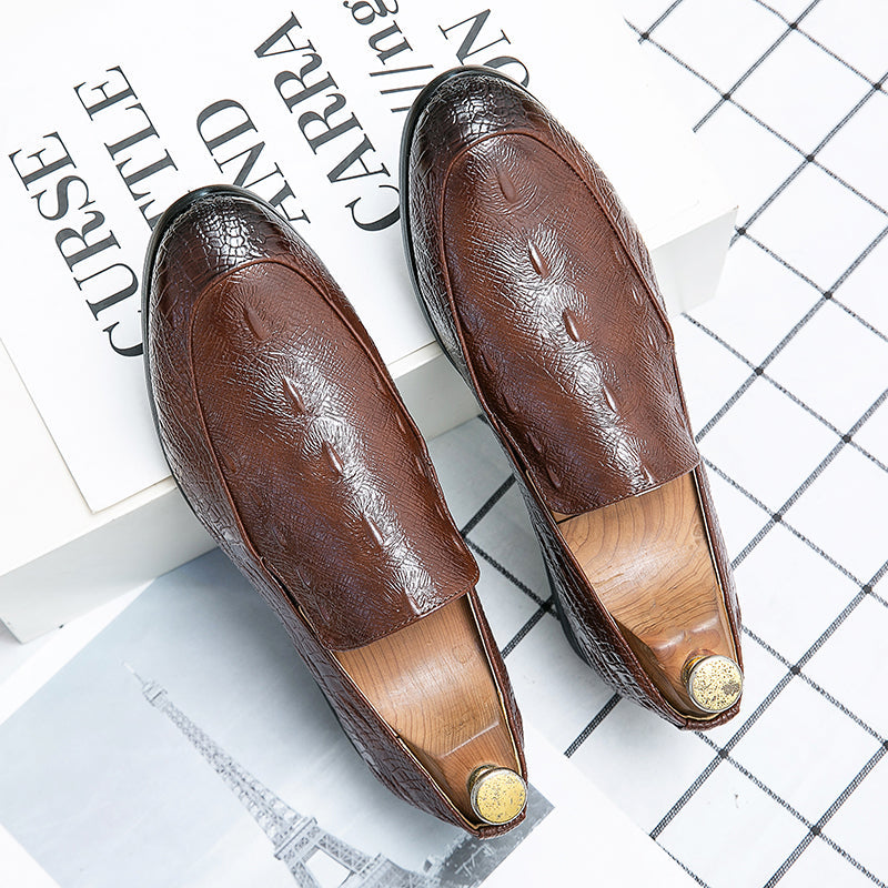 Embossed slip-on slip-on shoes